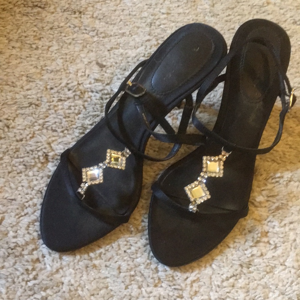 6.5, Nina, lovingly worn black dancing shoes
